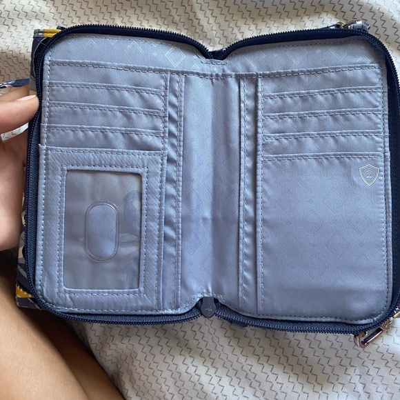 BRAND NEW Very Bradley crossbody purse - Picture 7 of 7